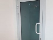 Алюминиевые двери в бизнес центре