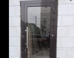 Алюминиевая одностворчатая дверь